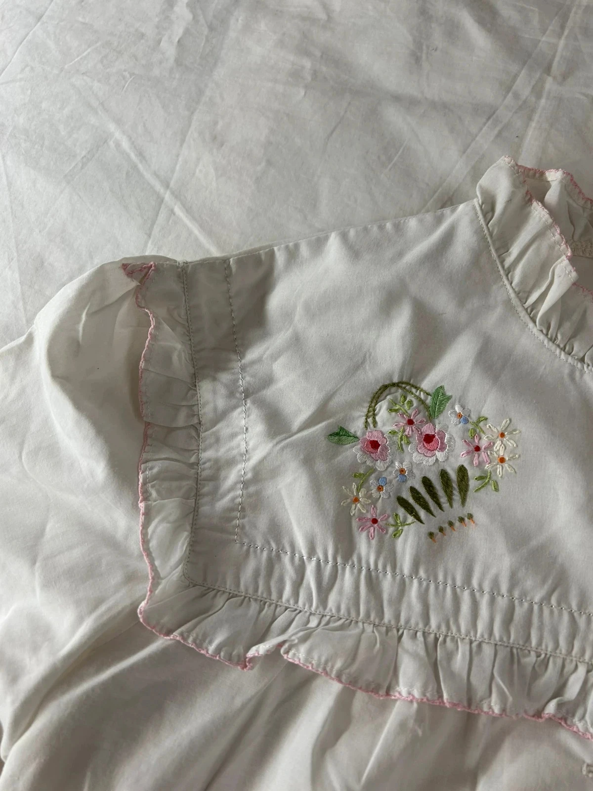 White dress with vintage patterns – photo 6